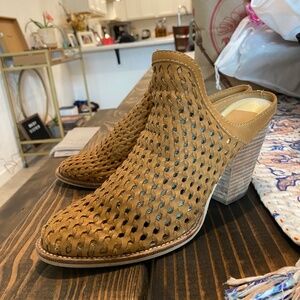 Dolce vita woven mule